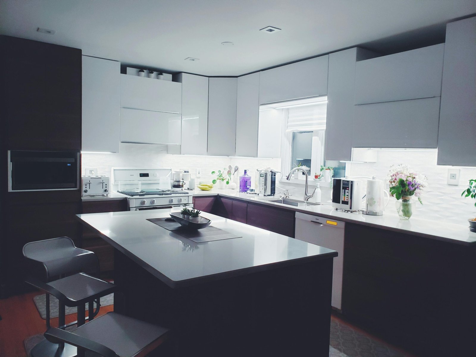 أفضل 10 اتجاهات في تصميم المطابخ الحديثة لعام 2025